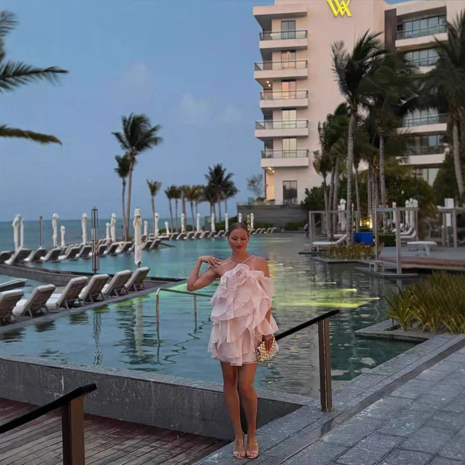 Australian Designer Brand Halter Neck Three-dimensional Flower Decoration Irregular Ruffled Off-shoulder Sleeveless Fashionable Skirt